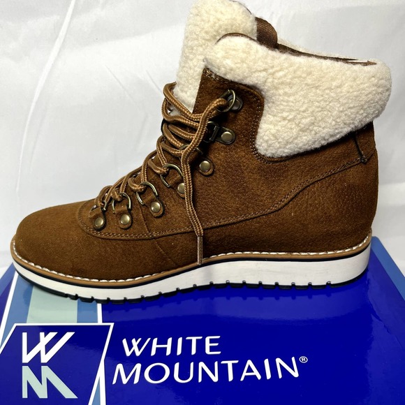 Women ankle booties by White Mountain - Picture 2 of 5